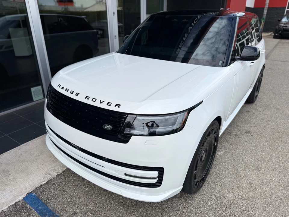 2025 Land Rover Range Rover L460 - Image 14 of 31