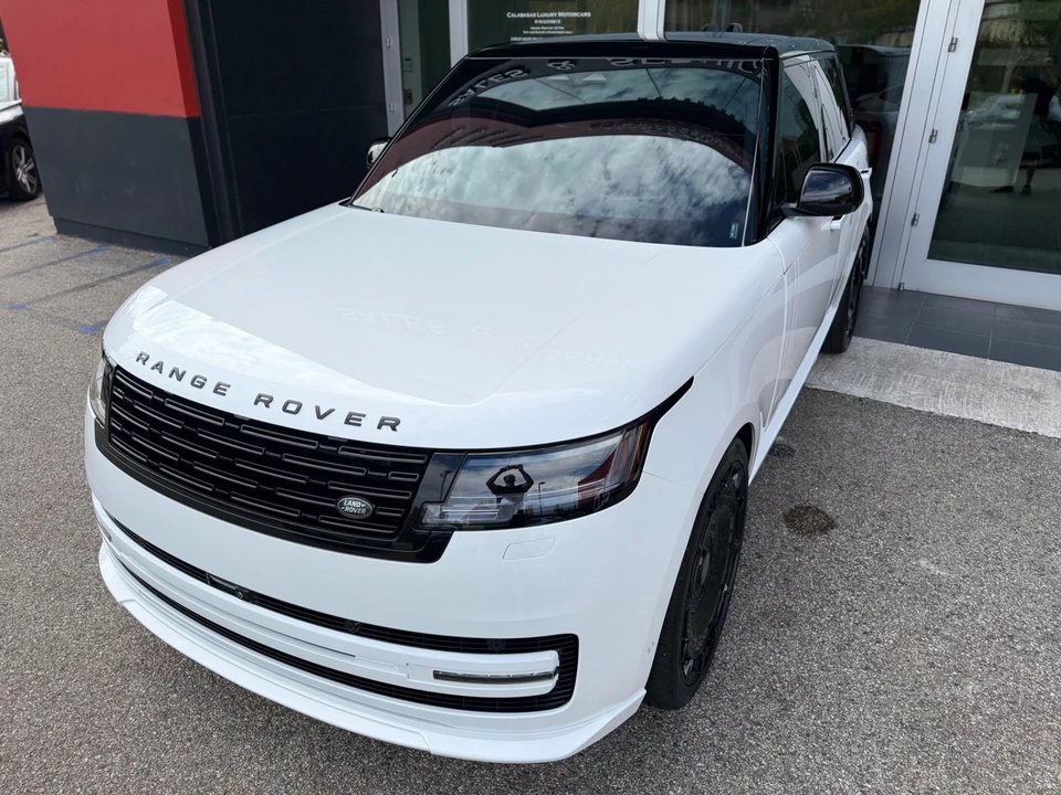 2025 Land Rover Range Rover L460 - Image 9 of 31