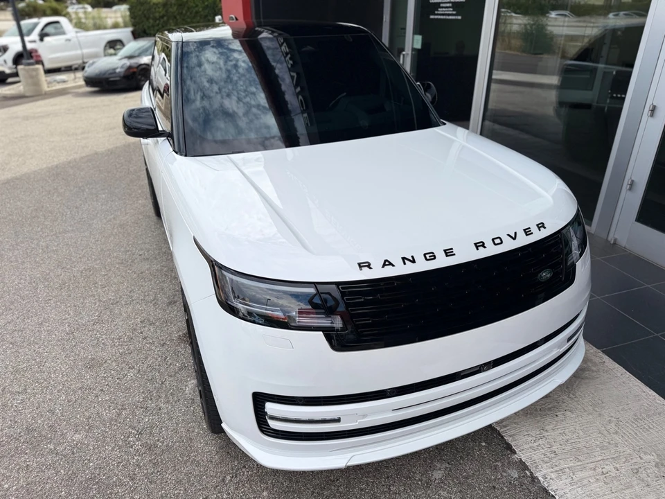 2025 Land Rover Range Rover L460 - Image 3 of 31