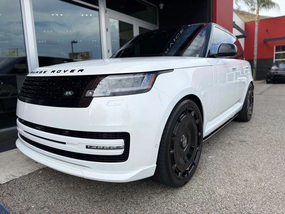 2025 Land Rover Range Rover L460 - Image 13 of 31