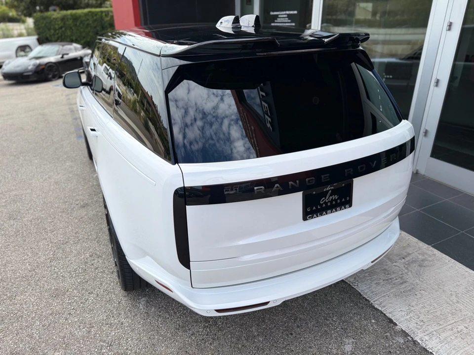 2025 Land Rover Range Rover L460 - Image 16 of 31