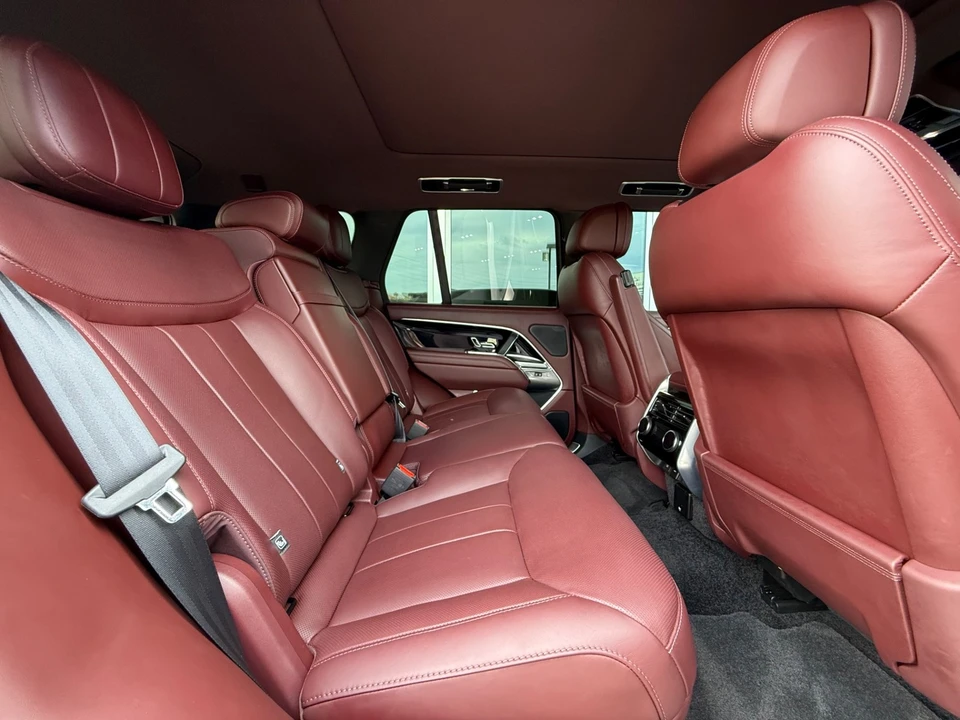 2025 Land Rover Range Rover L460 - Image 26 of 31