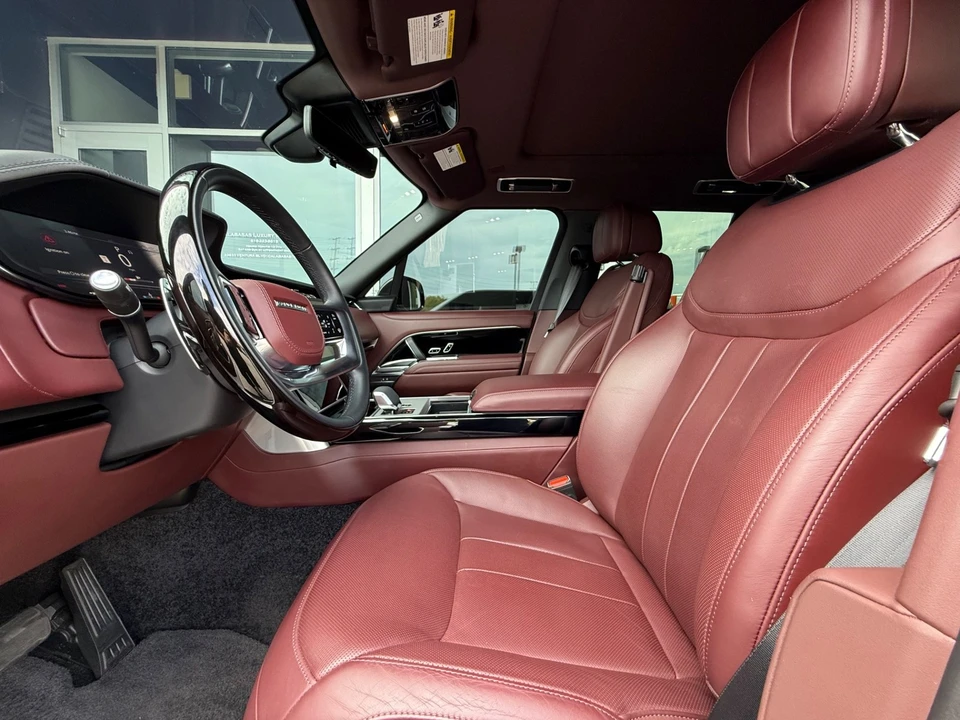 2025 Land Rover Range Rover L460 - Image 29 of 31