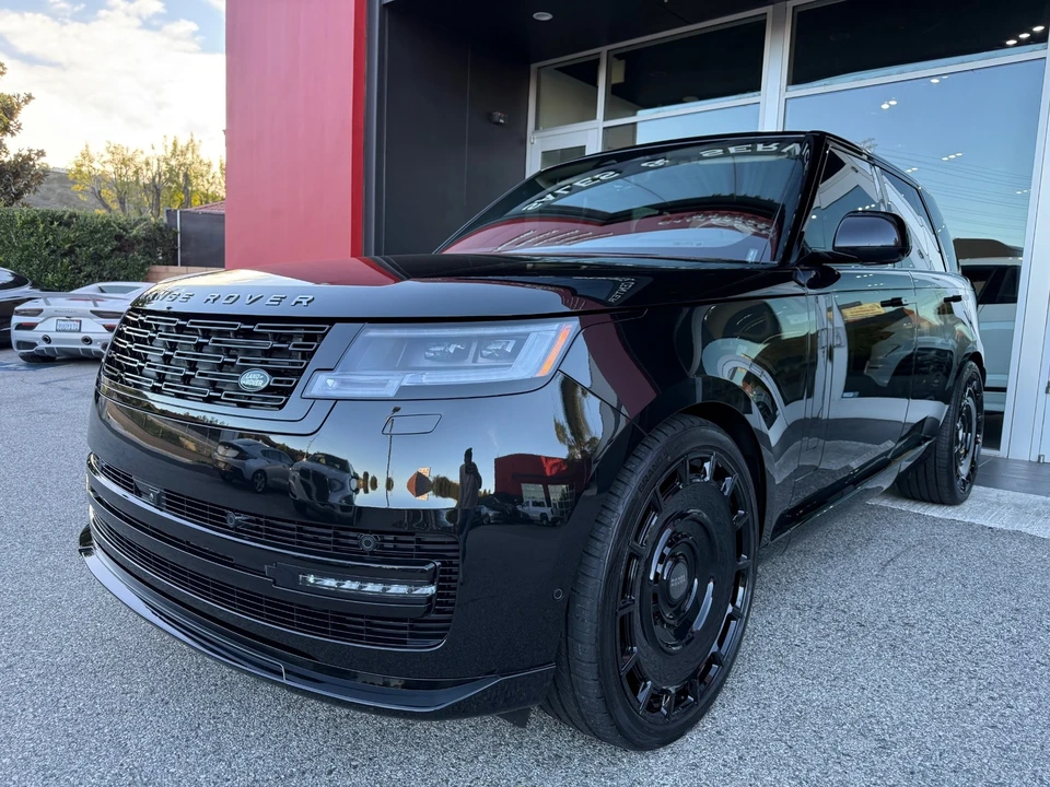 2025 Land Rover Range Rover L460 - Image 19 of 21