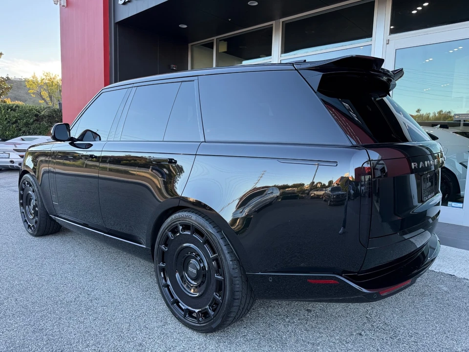 2025 Land Rover Range Rover L460 - Image 13 of 21