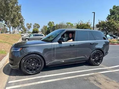 2025 Land Rover Range Rover P530 SE Sport Utility 4D