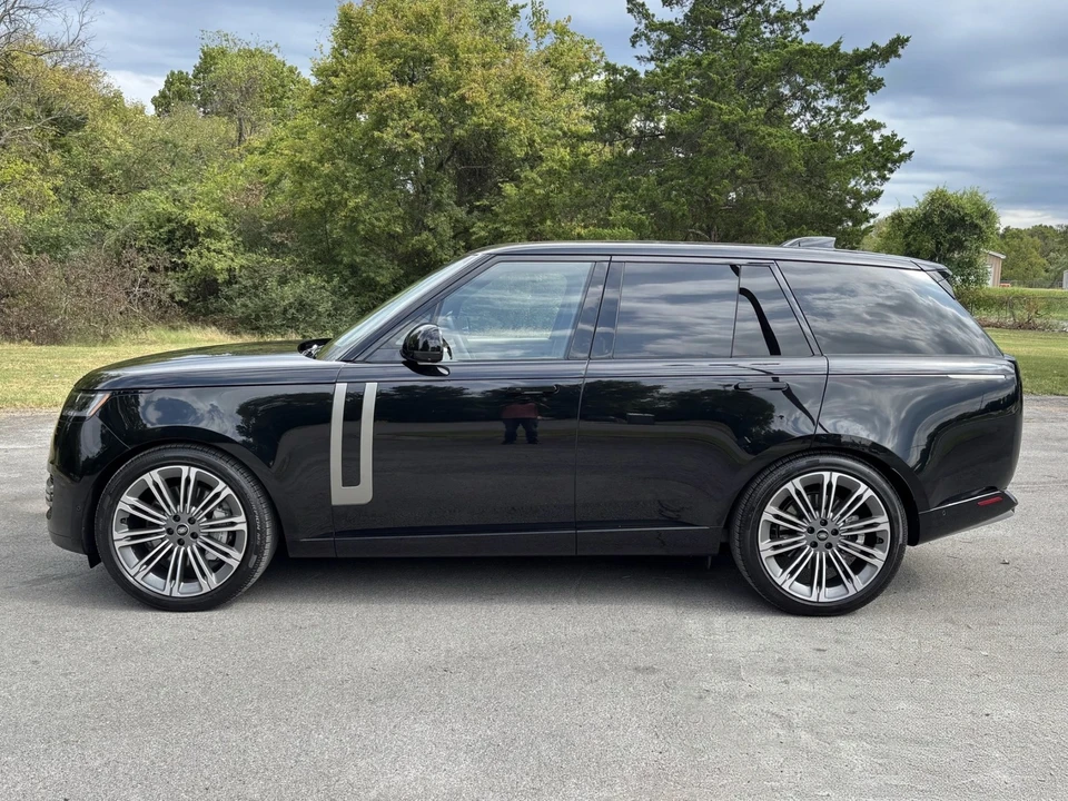 2025 Land Rover Range Rover L460 - Image 7 of 31