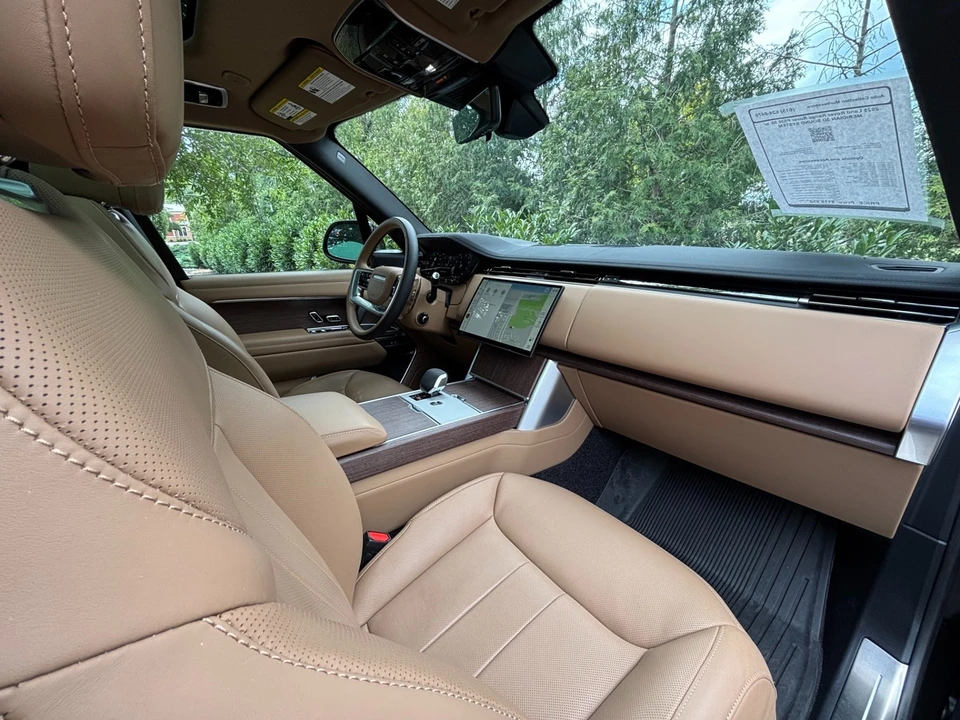 2025 Land Rover Range Rover L460 - Image 23 of 31