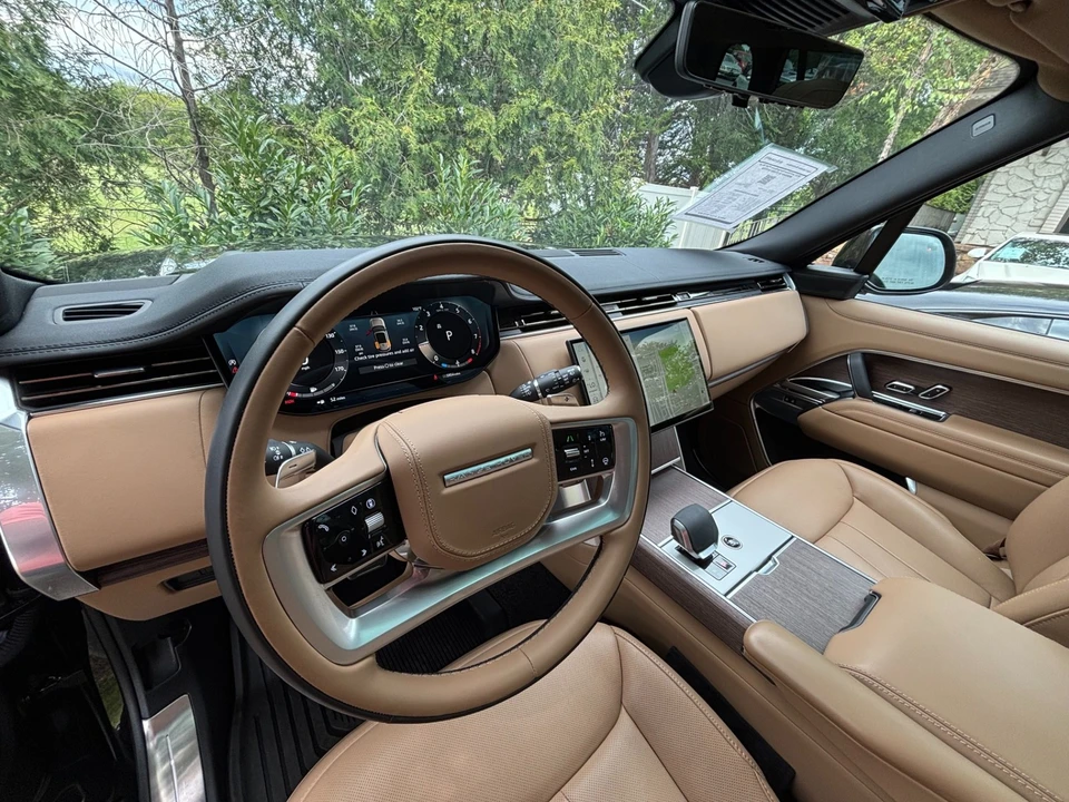 2025 Land Rover Range Rover L460 - Image 11 of 31