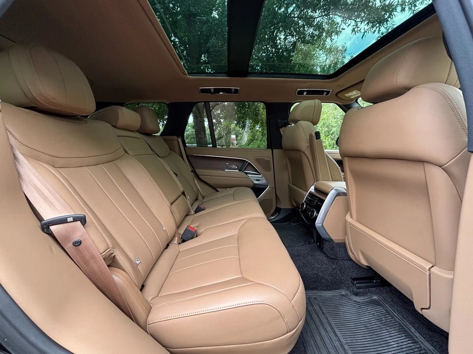 2025 Land Rover Range Rover L460 - Image 19 of 31