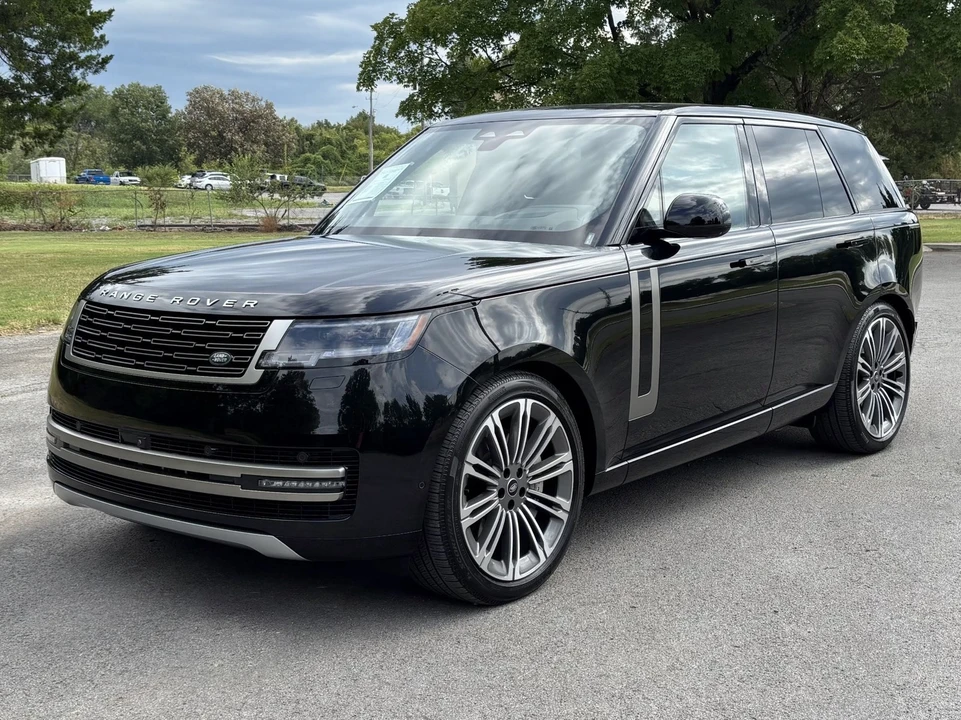 2025 Land Rover Range Rover L460 - Image 2 of 31