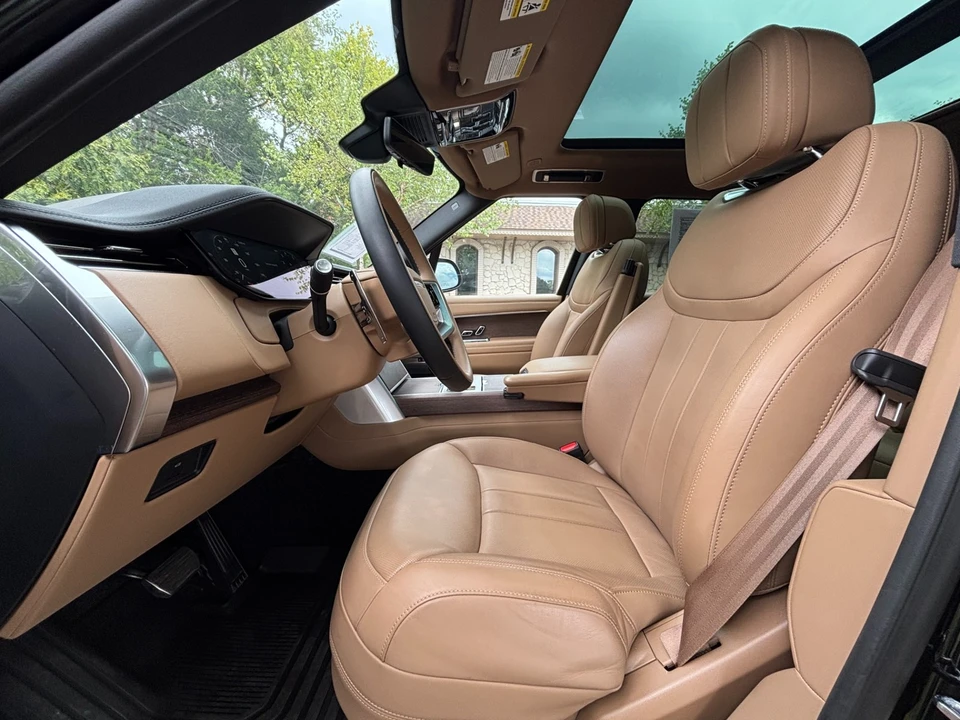 2025 Land Rover Range Rover L460 - Image 9 of 31