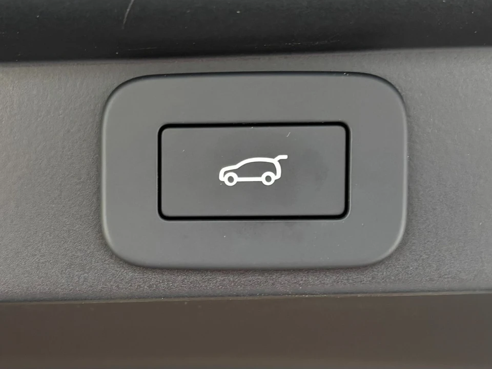 2025 Land Rover Range Rover L460 - Image 29 of 31