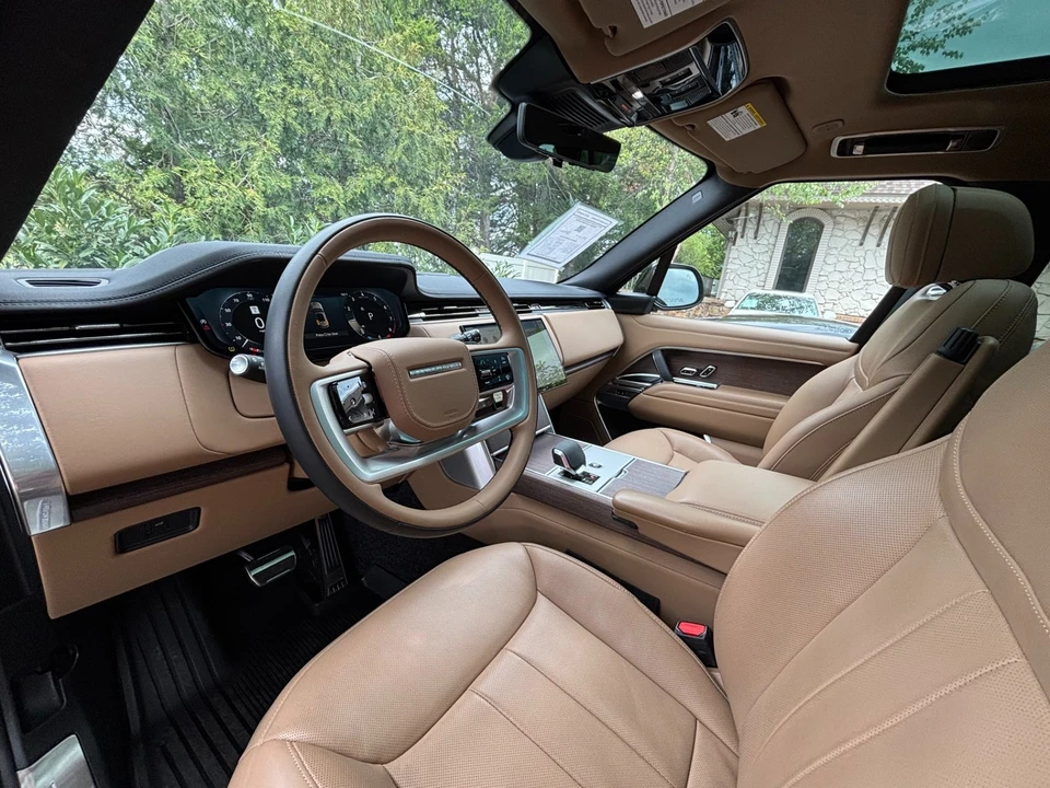 2025 Land Rover Range Rover L460 - Image 10 of 31