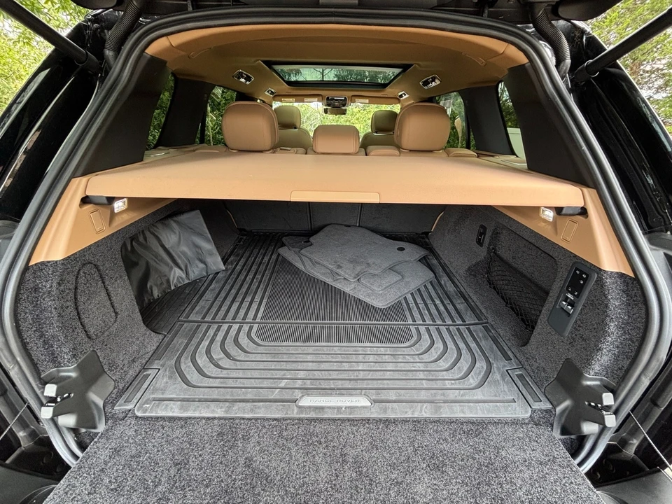 2025 Land Rover Range Rover L460 - Image 26 of 31
