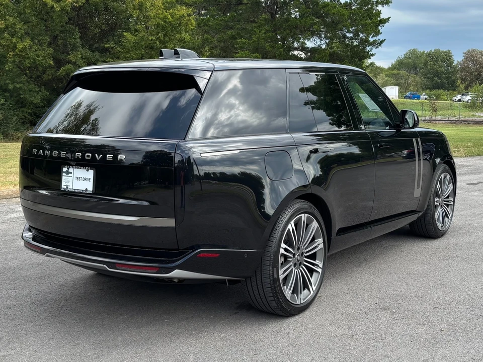 2025 Land Rover Range Rover L460 - Image 3 of 31