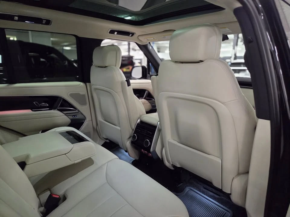 2025 Land Rover Range Rover L460 - Image 11 of 20