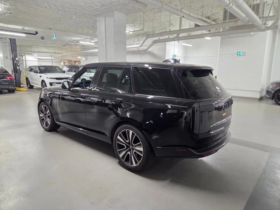 2025 Land Rover Range Rover L460 - Image 19 of 20