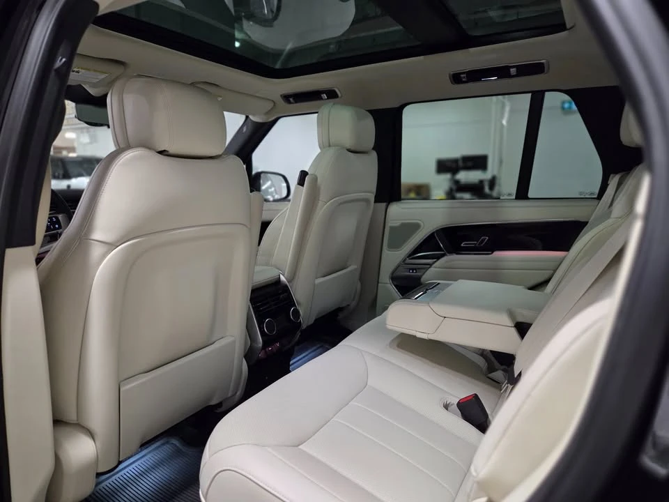 2025 Land Rover Range Rover L460 - Image 9 of 20