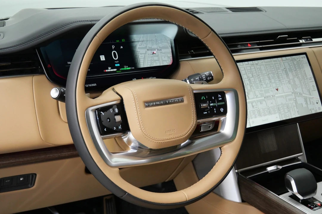 2025 Land Rover Range Rover L460 - Image 15 of 21