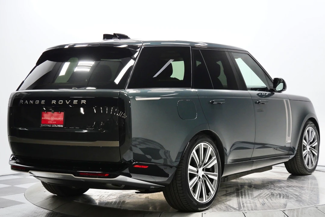 2025 Land Rover Range Rover L460 - Image 9 of 21