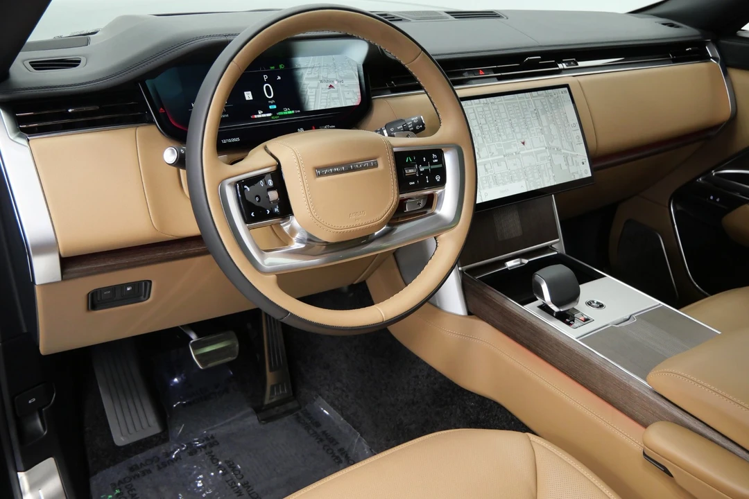 2025 Land Rover Range Rover L460 - Image 13 of 21