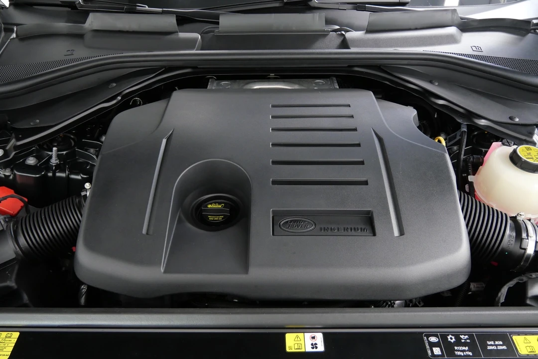 2025 Land Rover Range Rover L460 - Image 12 of 21