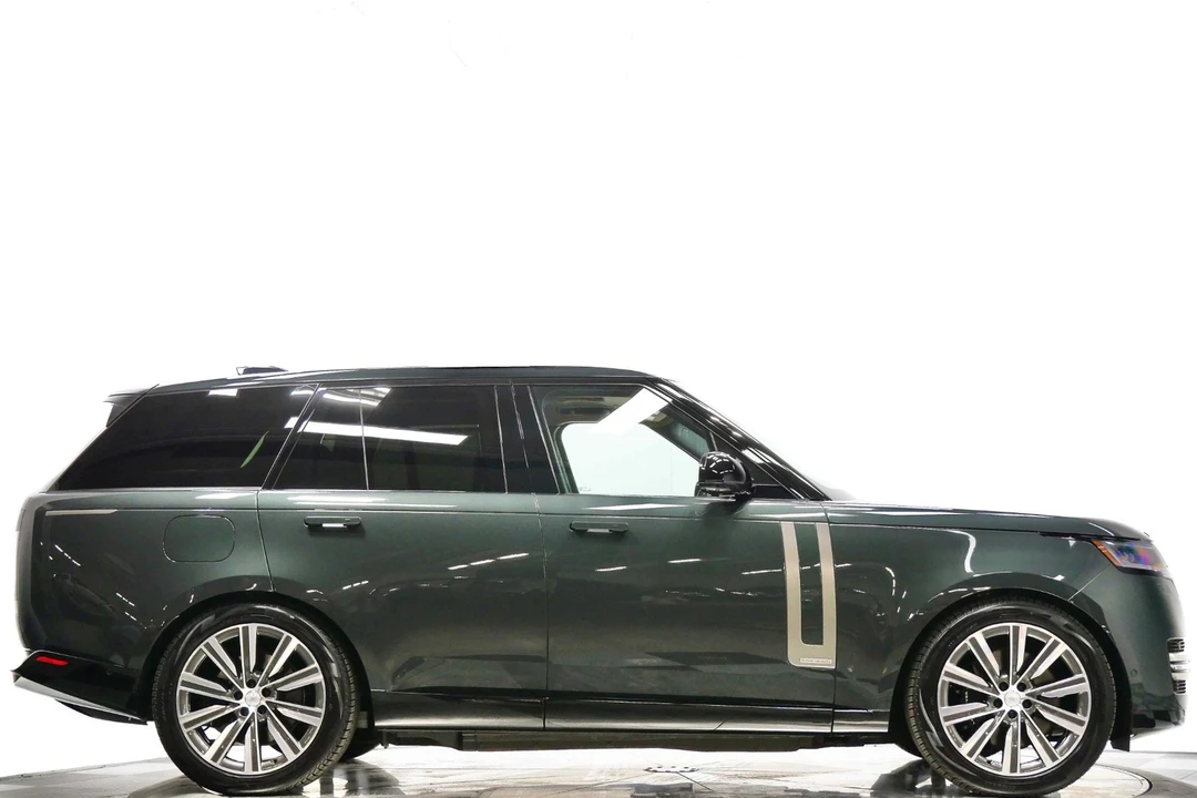 2025 Land Rover Range Rover L460 - Image 2 of 21