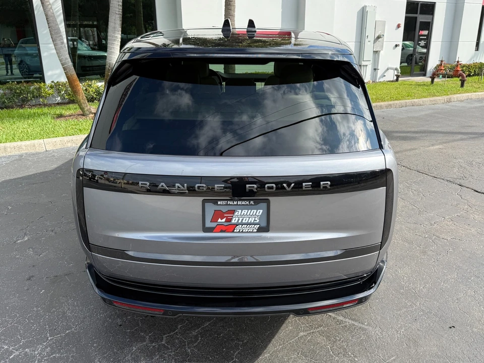 2025 Land Rover Range Rover L460 - Image 17 of 21