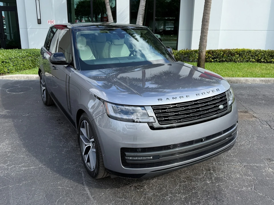 2025 Land Rover Range Rover L460 - Image 2 of 21
