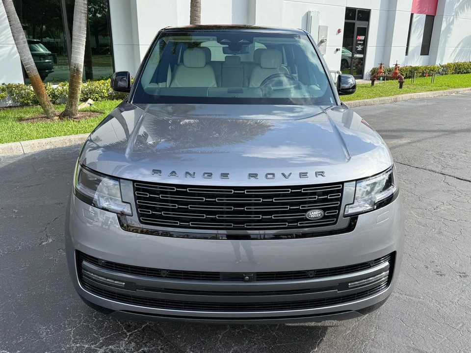 2025 Land Rover Range Rover L460 - Image 6 of 21