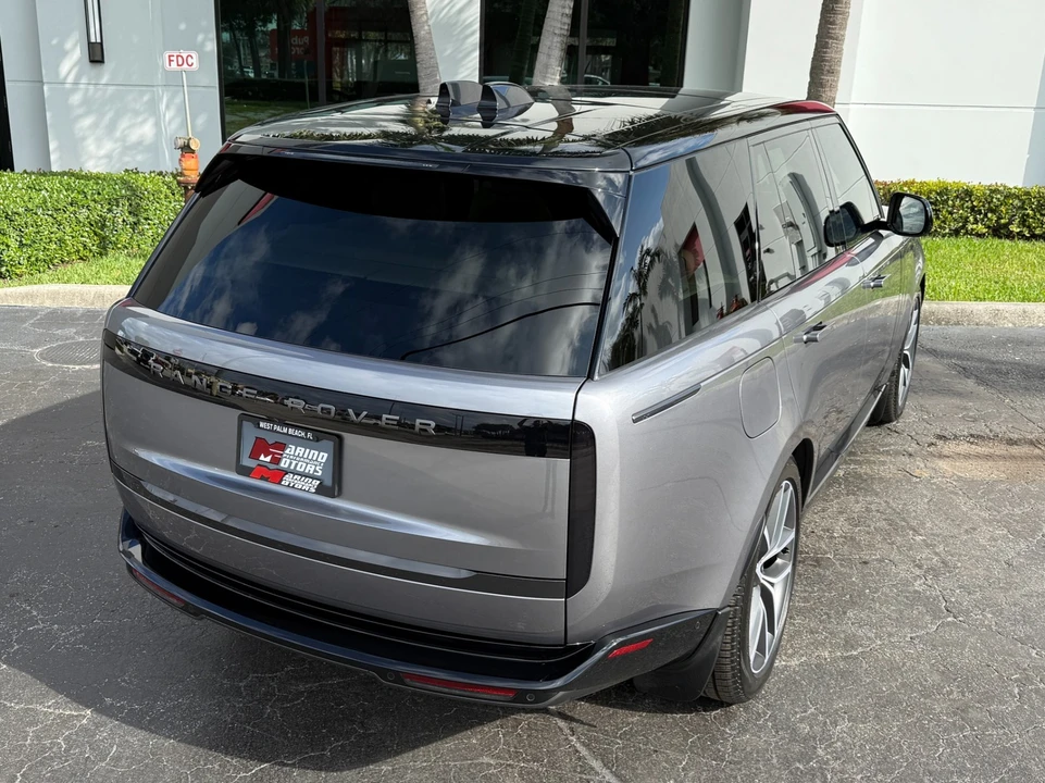2025 Land Rover Range Rover L460 - Image 15 of 21