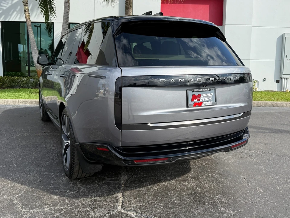 2025 Land Rover Range Rover L460 - Image 12 of 21