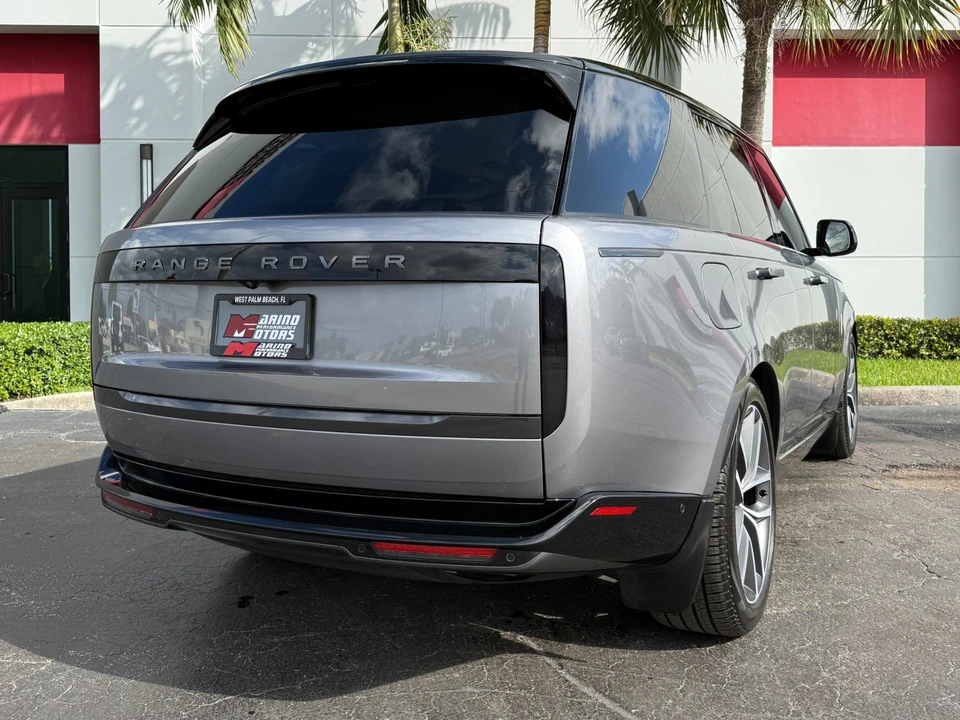 2025 Land Rover Range Rover L460 - Image 16 of 21