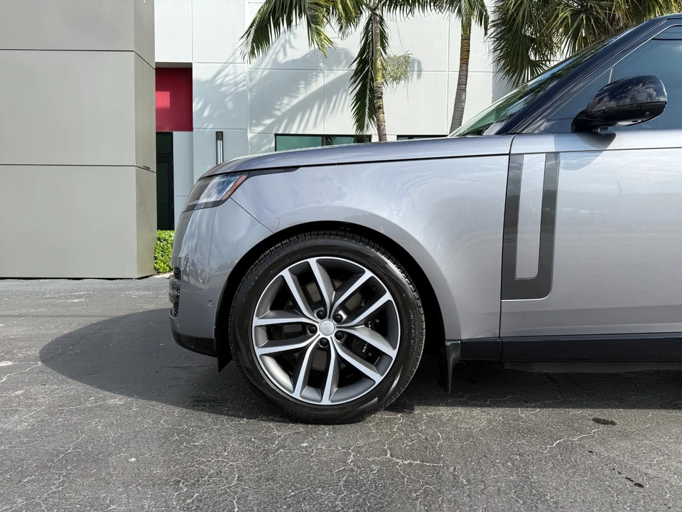 2025 Land Rover Range Rover L460 - Image 10 of 21