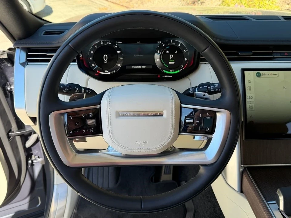 2025 Land Rover Range Rover L460 - Image 19 of 21