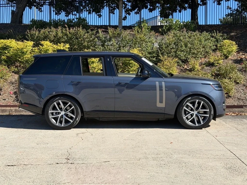 2025 Land Rover Range Rover L460 - Image 3 of 21