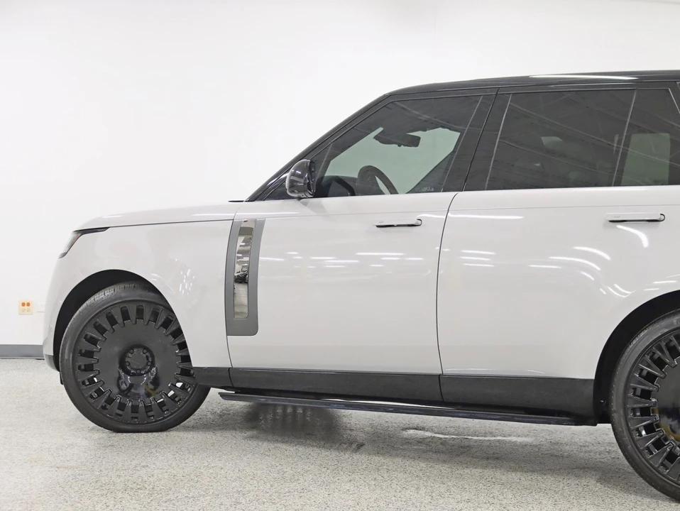 2025 Land Rover Range Rover L460 - Image 12 of 21