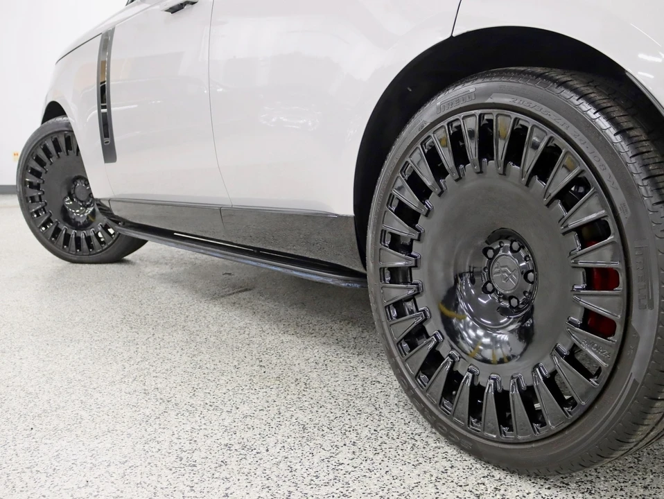 2025 Land Rover Range Rover L460 - Image 13 of 21
