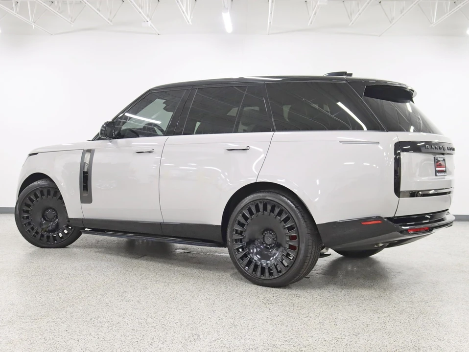 2025 Land Rover Range Rover L460 - Image 10 of 21