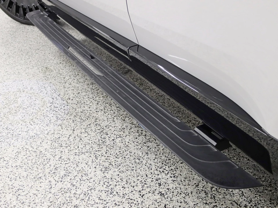 2025 Land Rover Range Rover L460 - Image 14 of 21