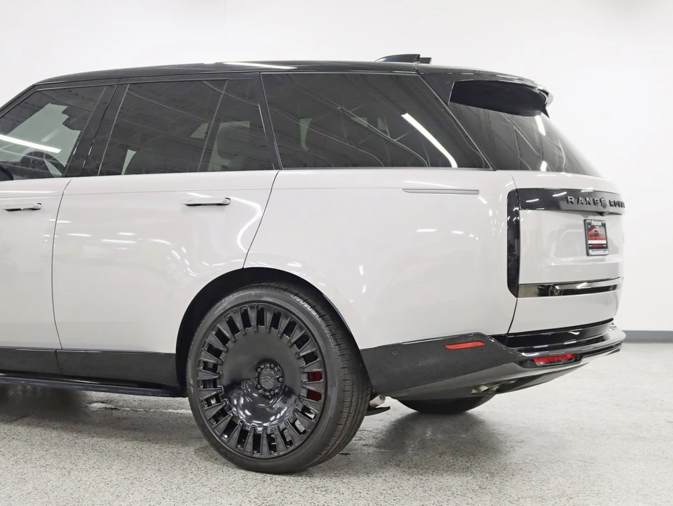 2025 Land Rover Range Rover L460 - Image 11 of 21