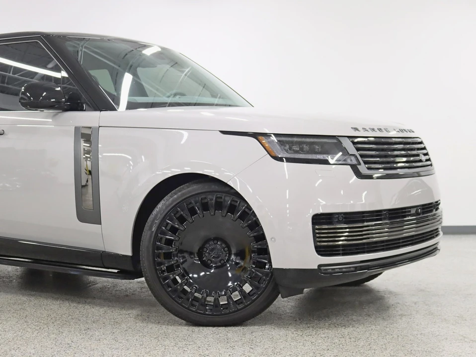 2025 Land Rover Range Rover L460 - Image 3 of 21