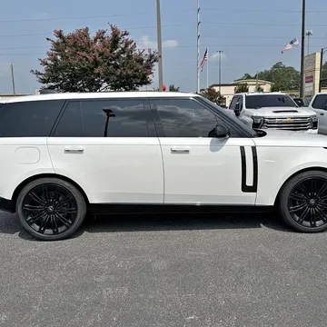 2025 Land Rover Range Rover SE