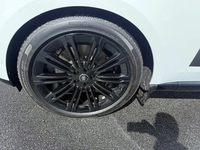 2025 Land Rover Range Rover L460 - Image 9 of 21
