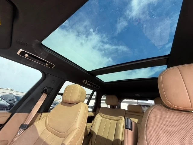 2025 Land Rover Range Rover L460 - Image 19 of 21