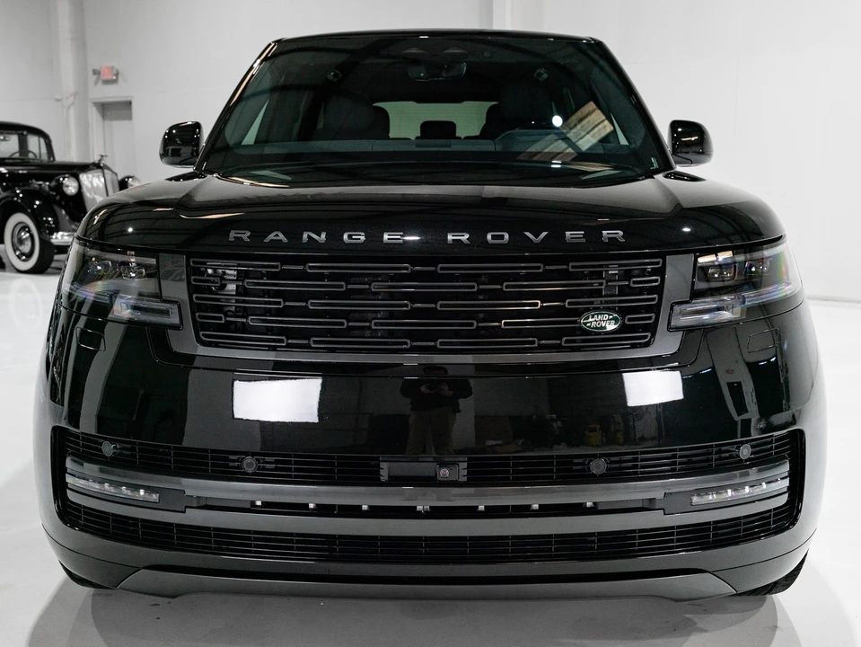 2025 Land Rover Range Rover L460 - Image 3 of 12