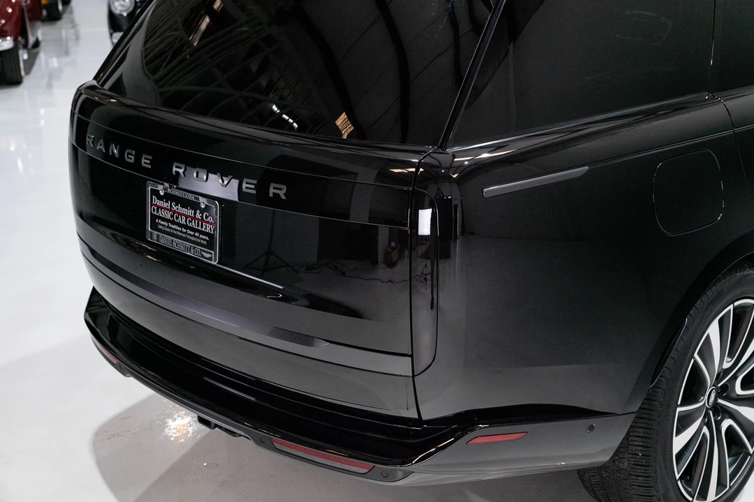 2025 Land Rover Range Rover L460 - Image 14 of 21
