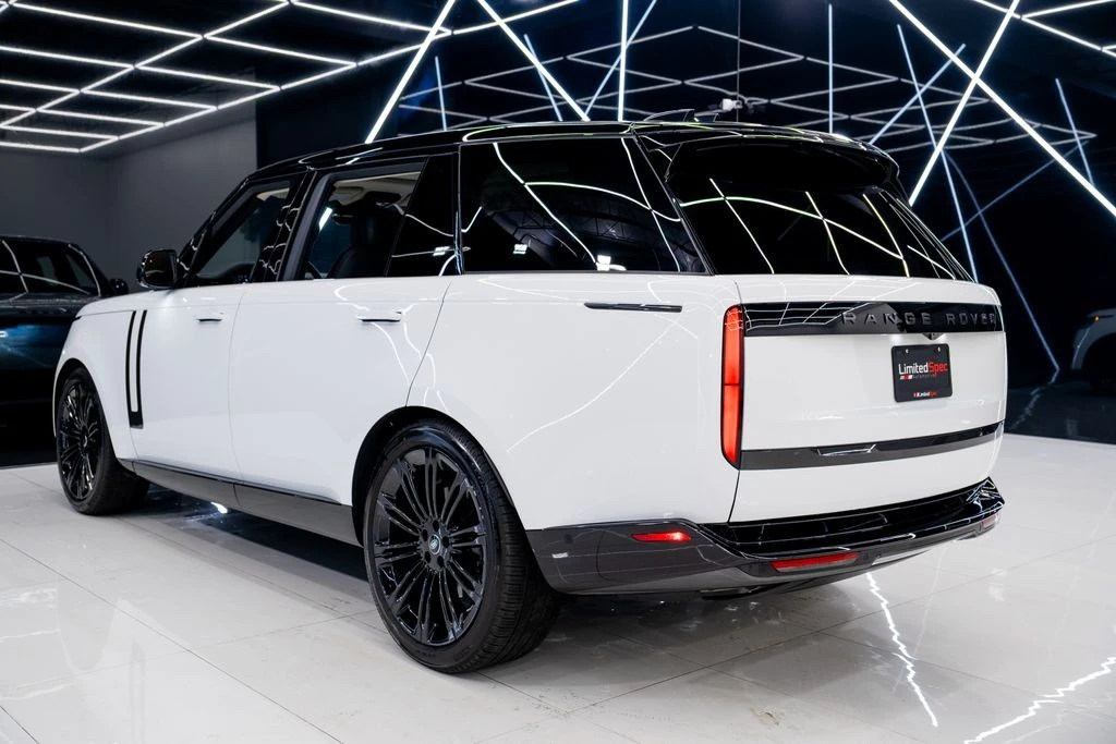 2025 Land Rover Range Rover L460 - Image 19 of 21