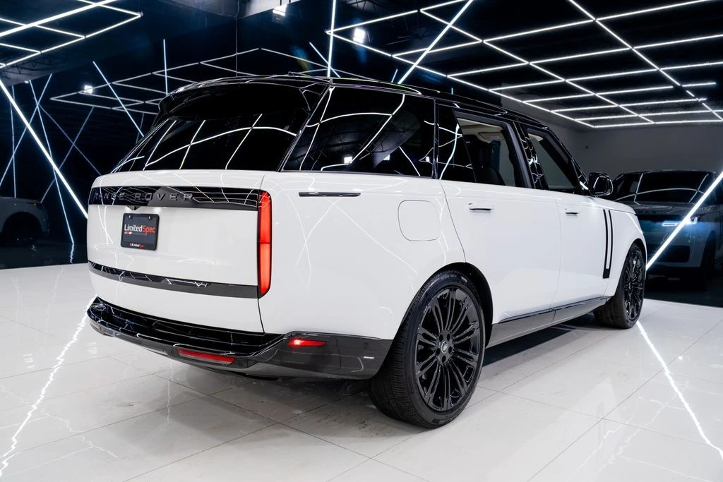 2025 Land Rover Range Rover L460 - Image 17 of 21